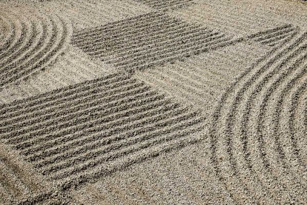 Kaveney, Wendy 아티스트의 Oregon, Portland Zen patterns in sand작품입니다.